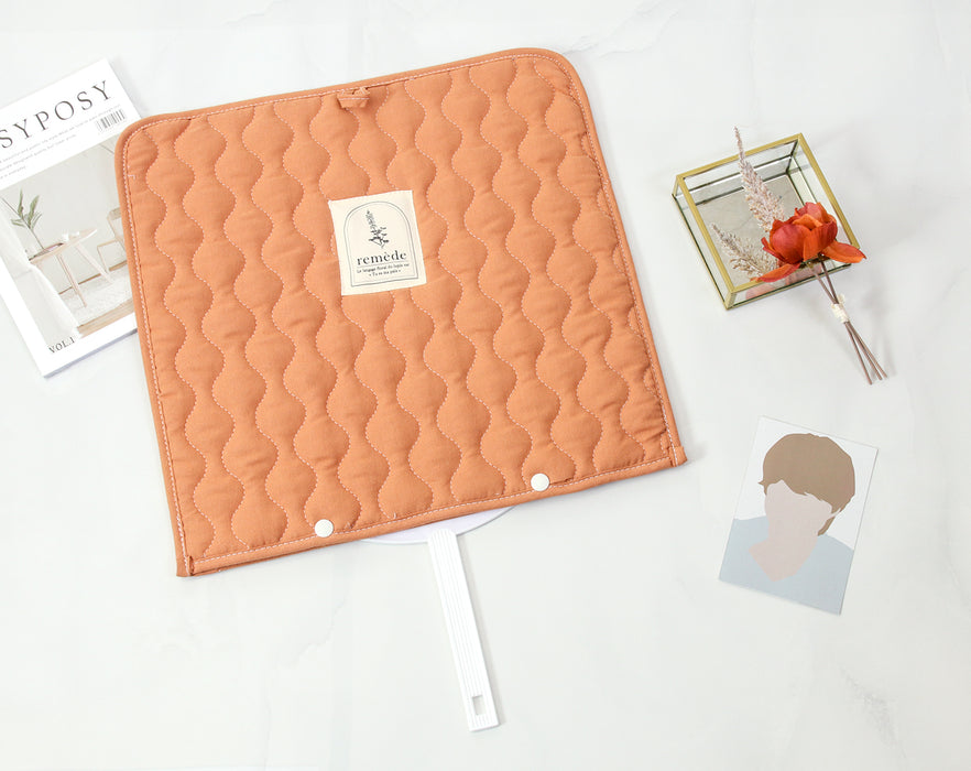 【remède - ルメッド】 推し活 うちわケース 大人推し活グッズ キルティング おしゃれ かわいい レッド/オレンジ/イエロー/ピンク/グリーン/ブルー/パープル/アイボリー/グレー